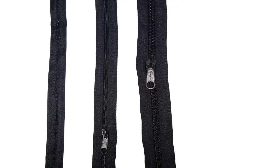 Cremallera importada (VINO TINTO, #6, 200 mts)